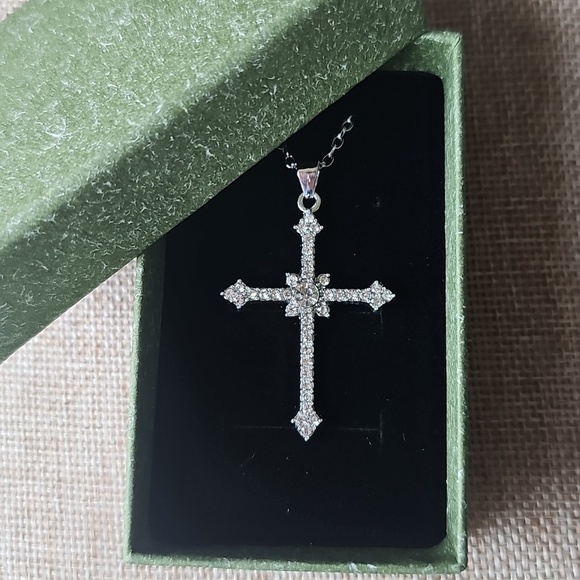 None Jewelry - NIB Dazzling Silver Tone Cross Pendant Necklace With Glittering Rhinestones